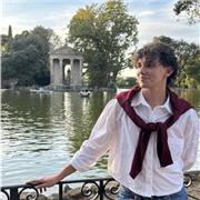 Sono un ragazzo di 22 anni prossimo alla laurea. Studio lingue e letterature moderne e offro ripetizioni a bambini e ragazzi.